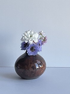 коричневая