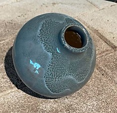 серая